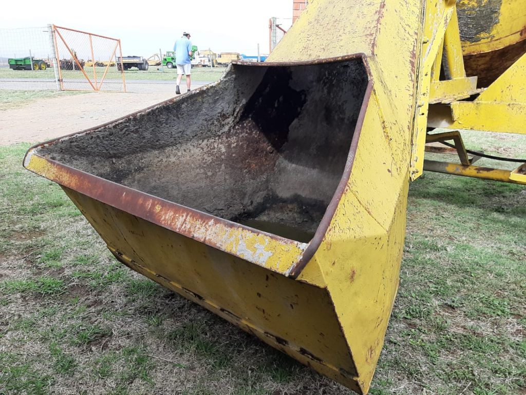 Winget Self Loading Concrete Mixer Dirtworx