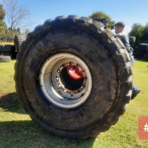 Tyre 18.00R25 with Rim
