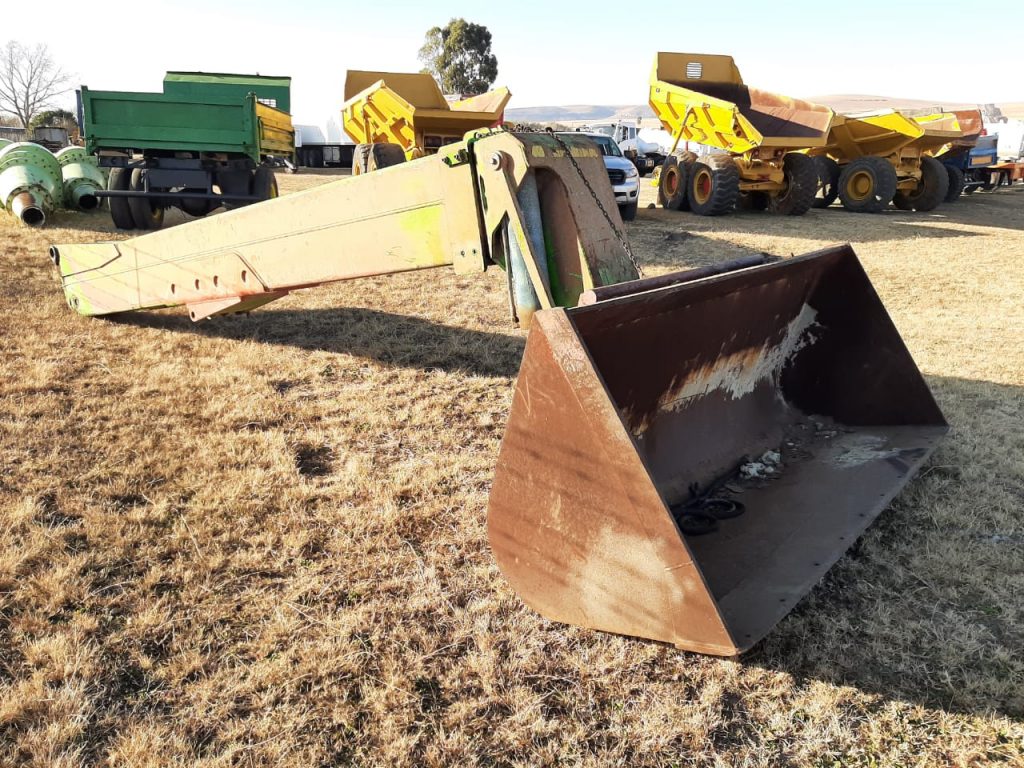 Telehandler Boom with Bucket Dirtworx