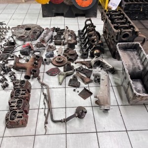 ADE 409 Stripped Engine