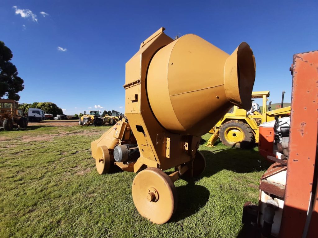 Winget 400R Self Loading Concrete Mixer Dirtworx