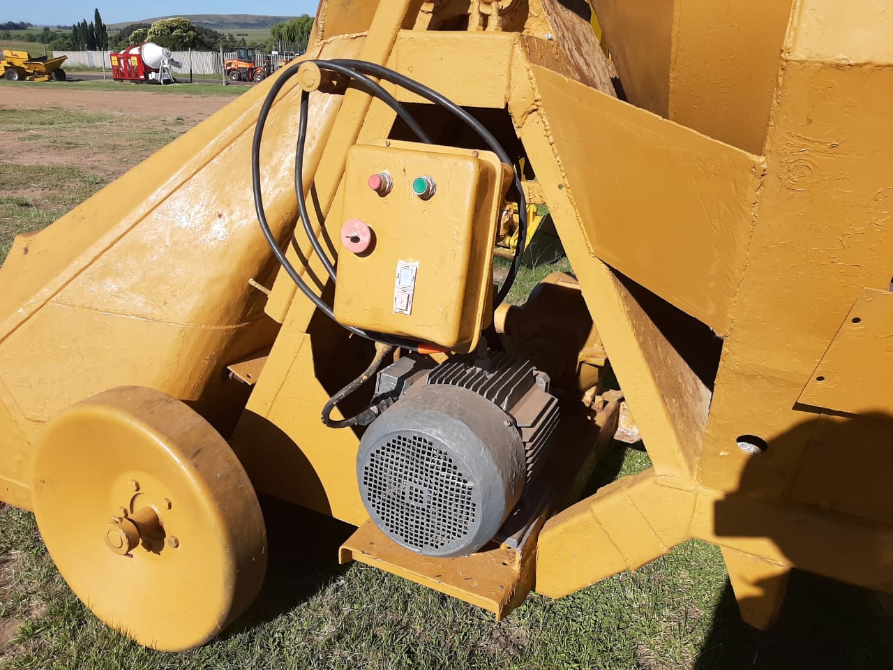 Winget 400R Self Loading Concrete Mixer Dirtworx