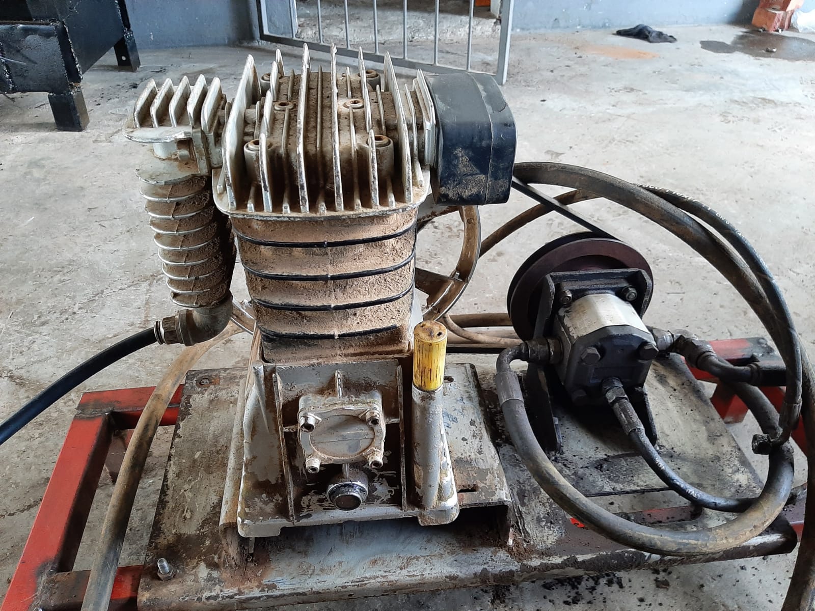 Hydraulic Air Compressor Dirtworx