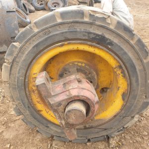 Bearcat 28x12.5-15NHS Solid Tyre with Rim and Axle
