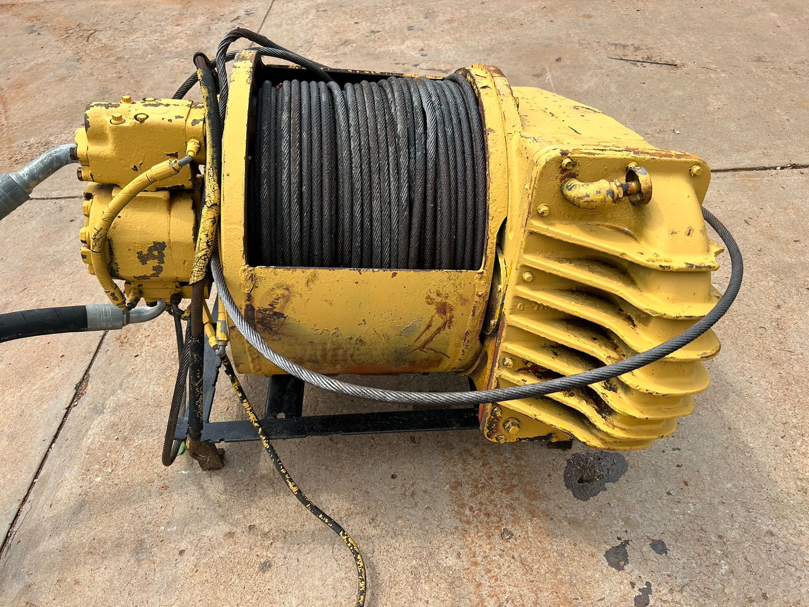 Hydraulic Winch with Cable Dirtworx