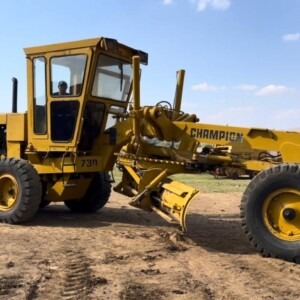 Champion 730 Road Grader