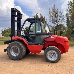 2006 Manitou 5 Ton Forklift