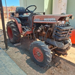 Kubota B2410 Tractor 4x4 Stripping For Spares
