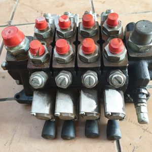4 Lever Hydraulic Directional Control Valve Bank