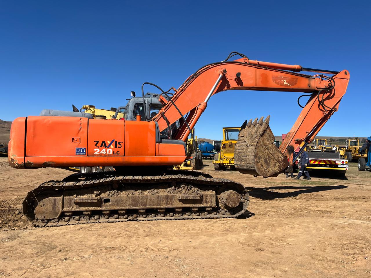 Hitachi ZX240 Excavator – Dirtworx