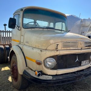 Mercedes Benz 1418 Horse Truck Tractor