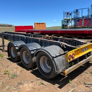 2004 Top Trailers Semi Tri Axle Skeletal Trailer