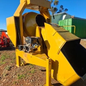 Self Loading Concrete Mixer