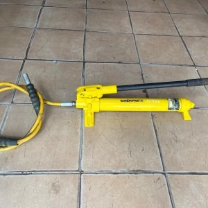 Enerpac P84 Light Weight Hydraulic Hand Pump