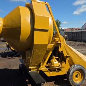 WINGET 400R Self Loading Concrete Mixer