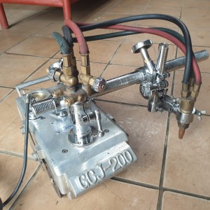 Straight Line Beetle Gas Cutting Machine