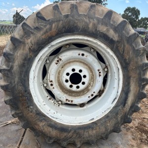 Pirelli Tyre with Rim 18.4-34