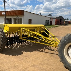 Fine Seed Planter 20 Row / Fyn Saad Planter 20 Ry