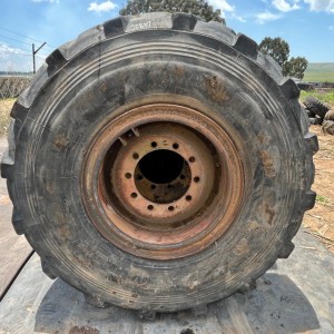 Construction Industrial Tyre with Rim 445/95-25