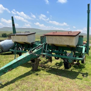 John Deere 7000 4 Row Planter
