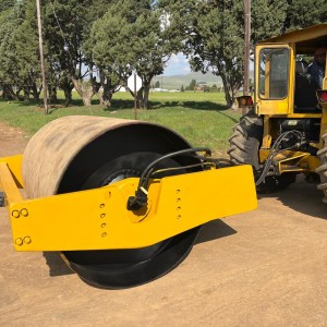 Smooth Drum Vibrating Roller