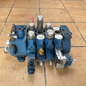 Uchida H92-870 Directional Control Valve