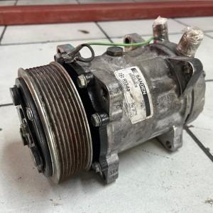 Caterpillar 740 Dump Truck AC Compressor