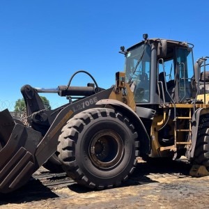 Bell L2706E Front End Loader