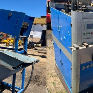 PET Bottle Molding Blowing Machine With Bottle Loading Hopper