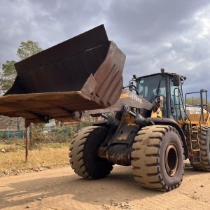 Bell L2706E Front End Loader