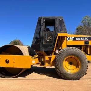 Caterpillar CS-563C Smooth Drum Roller