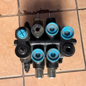 CDB-F20-02 6T Sectional Lever Control Valve