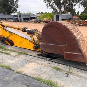 Bell Kato HD1880 Excavator Digging Bucket