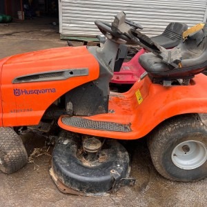 Husqvarna LTH1742 Ride-On Mower