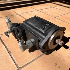 Manitou 79915400 Hydraulic Gear Pump