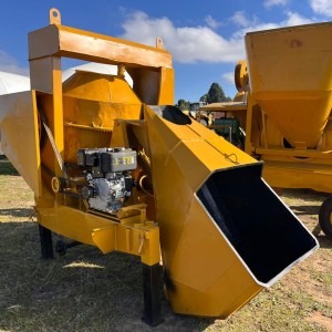 Self Loading Concrete Mixer