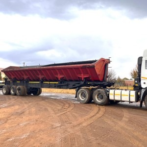 Henred Side Tipper Trailer with Springs