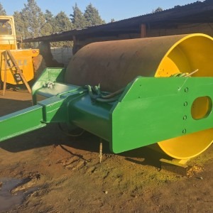 Smooth Drum Vibrating Roller