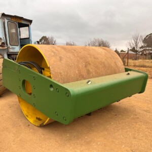 Smooth Drum Vibrating Roller
