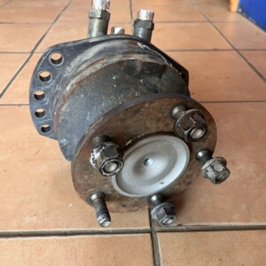 Poclain B01590C Hydraulics Rear Drive Motor