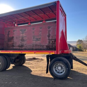 High Speed Kalfie Tautliner Pub Trailer