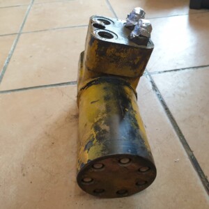 Char-Lynn Hydraulic Orbital Steering Control Valve 211 1041 002