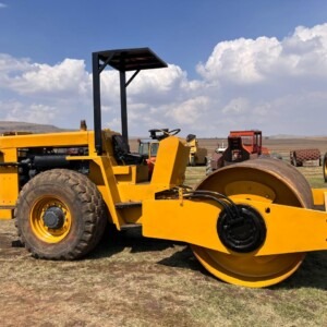 Bomag BW212 Smooth Drum Vibrating Roller