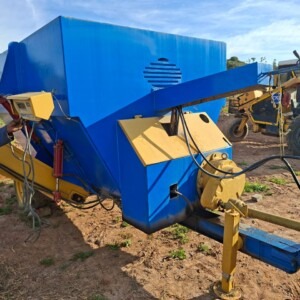 Rumax 9 Feed Mixer with Scale