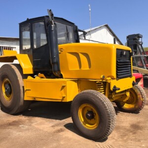 Bell 1226 Haulage Tow Tractor