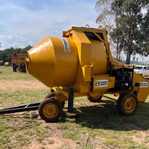 Turner Morris Self Loading Concrete Mixer