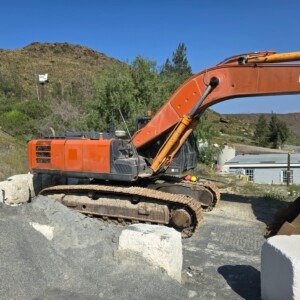 Hitachi 330LC Excavator