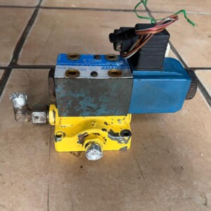 Vickers DG4V32AMUG760 Hydraulic Directional Control Valve