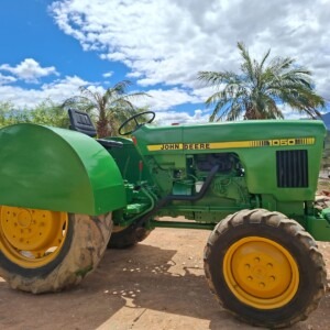John Deere 1050 Tractor